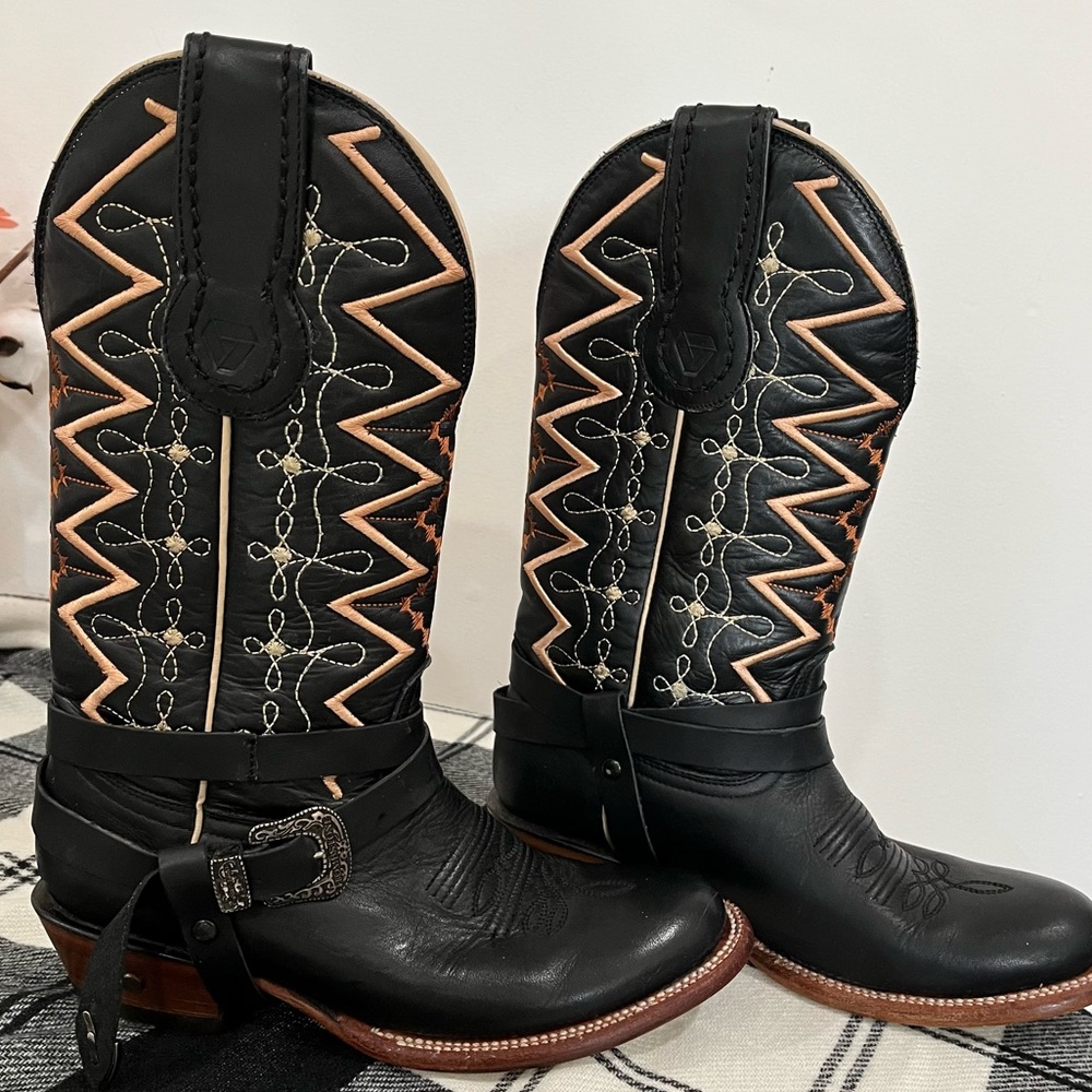 Tombstone Western Style Woman’s Black Boots